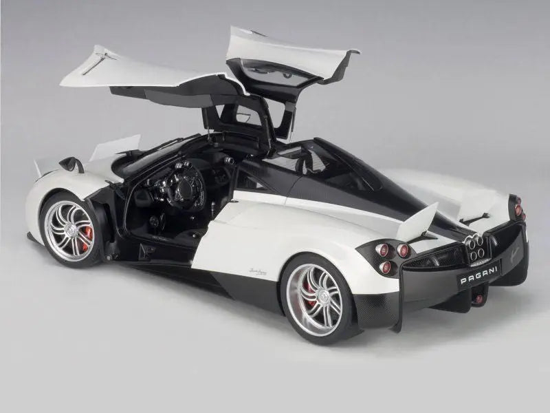 1:12 SCALE Pagani Huayra - Perfect Diecast