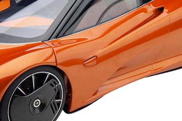 McLaren Speedtail Volcano Orange Metallic with Black Top and Suitcase Accessories 1/18 Scale - Perfect Diecast
