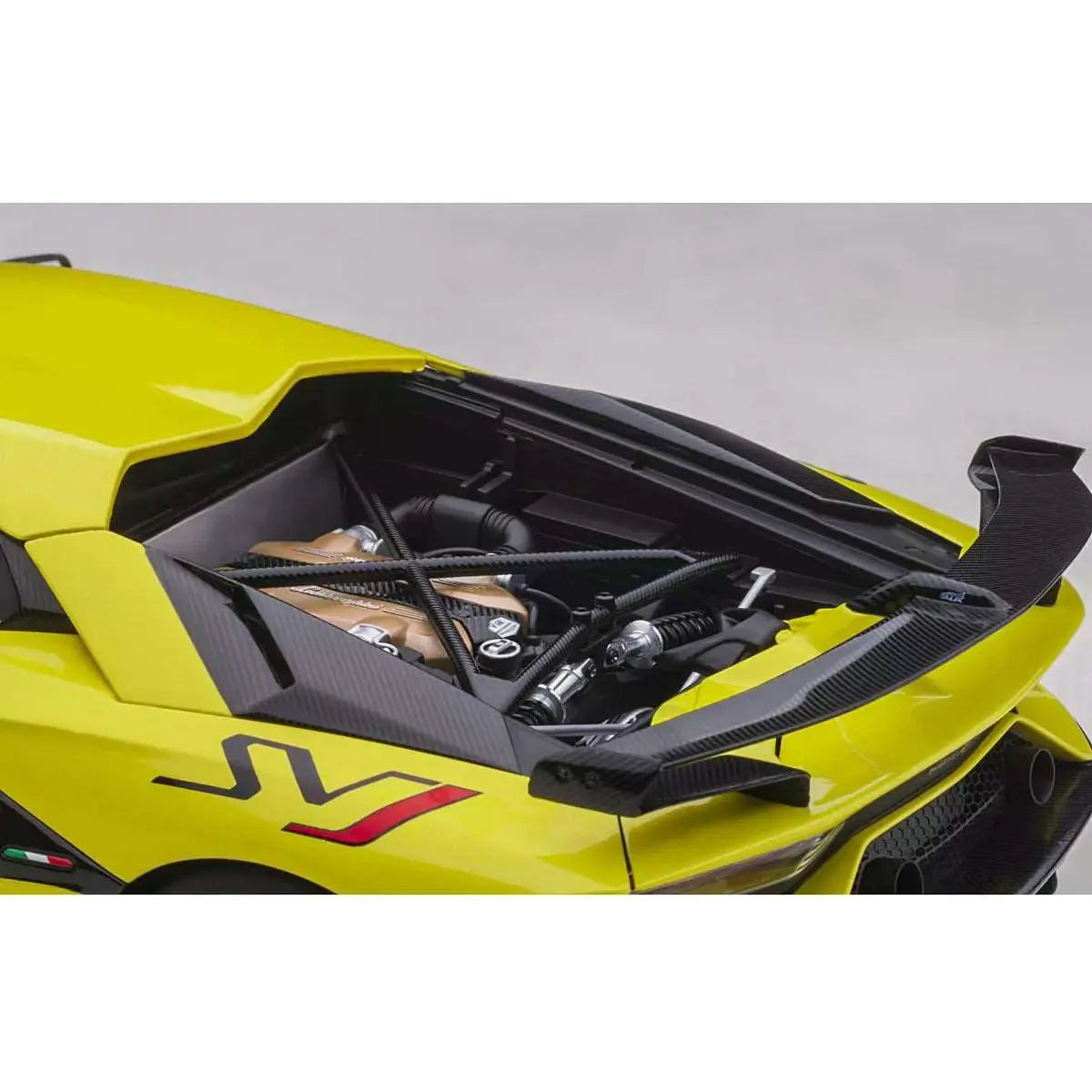 1:18 SCALE Lamborghini Aventador SVJ