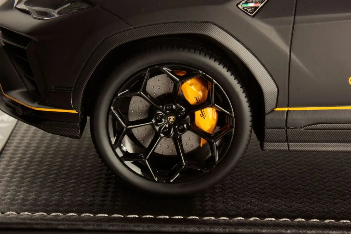 Lamborghini Urus Performante 1:18 Scale - Perfect Diecast