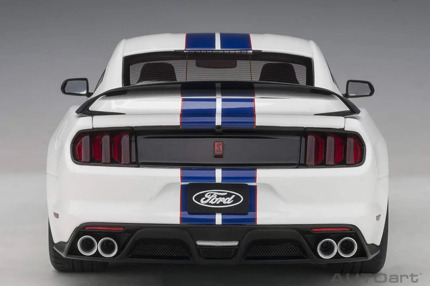 Mustang Shelby GT-350R - Perfect Diecast